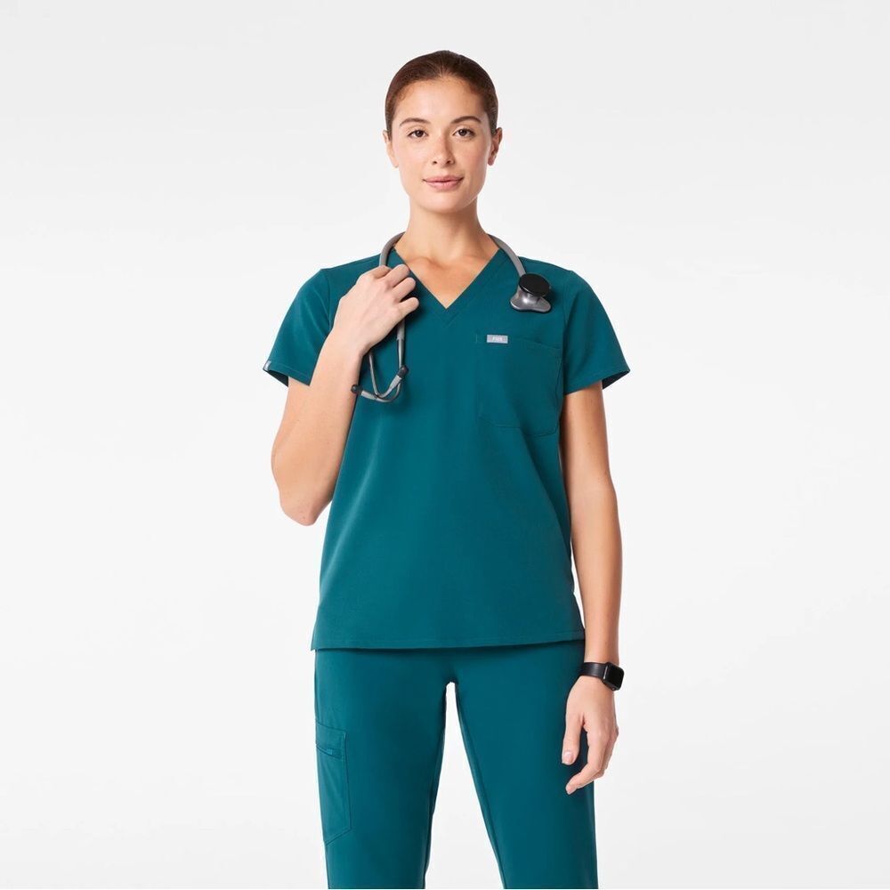 Figs Women's Caribbean Catarina One Pocket Scrub Top. BNWT. XS.